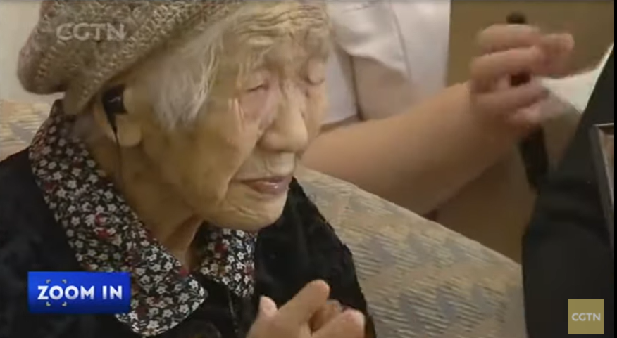 Vo veku 119 rokov zomrela Japonka, ktorá je najstaršou osobou na svete, informovali v pondelok miestni predstavitelia