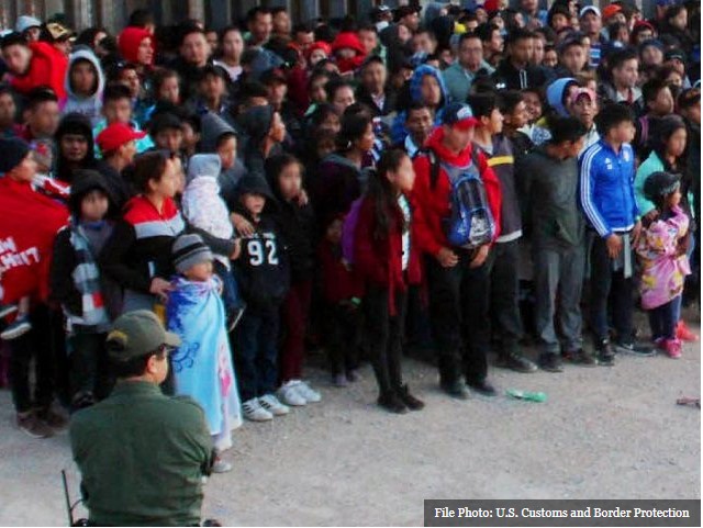 Amnesty: Stovky utečencov nesmú byť nelegálne nútený v Dánsku vrátiť sa do sýrskej vojenskej zóny