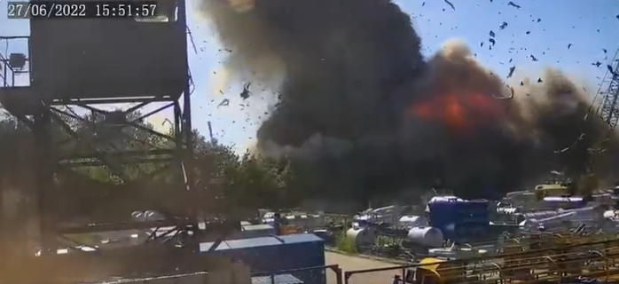 Šokujúce video: Prezident Ukrajiny Zelenskyj práve zverejnil zábery strely X-22, ktorá zasiahla nákupné centrum v Kremenčuku
