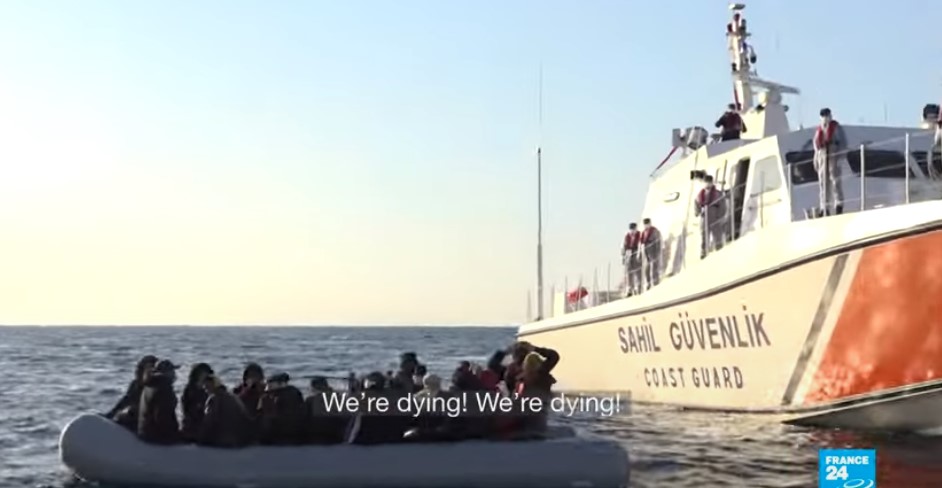 Tajné zábery. Grécko obvinené z nelegálneho zatláčania utečencov na mori