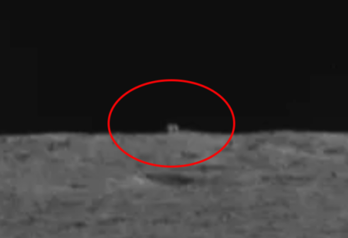 Čínsky raketoplán Yutu 2 spozoroval na odvrátenej strane Mesiaca „záhadnú chatu“ v tvare kocky