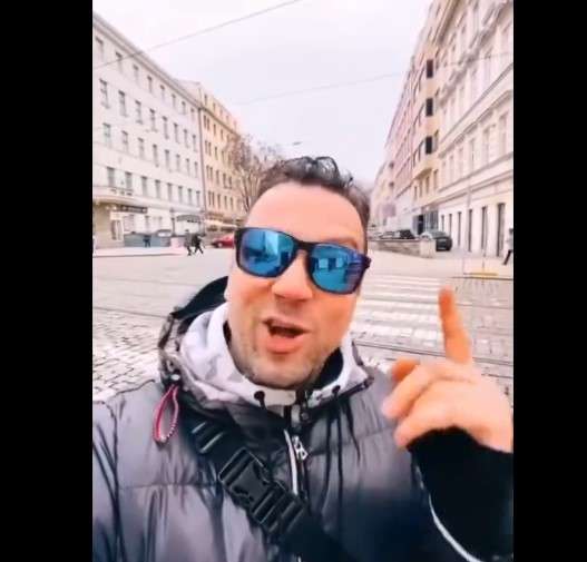 Michal Kavalčík moderátor rádia Kiss, herec a bavič už to také nedává a mluví  (VIDEO)