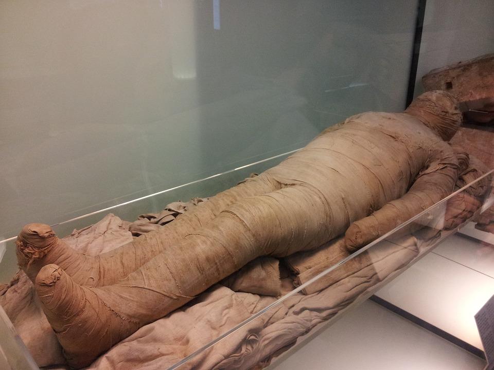 Nepoužívajte slovo múmia, je urážlivé, znie z britských múzeí