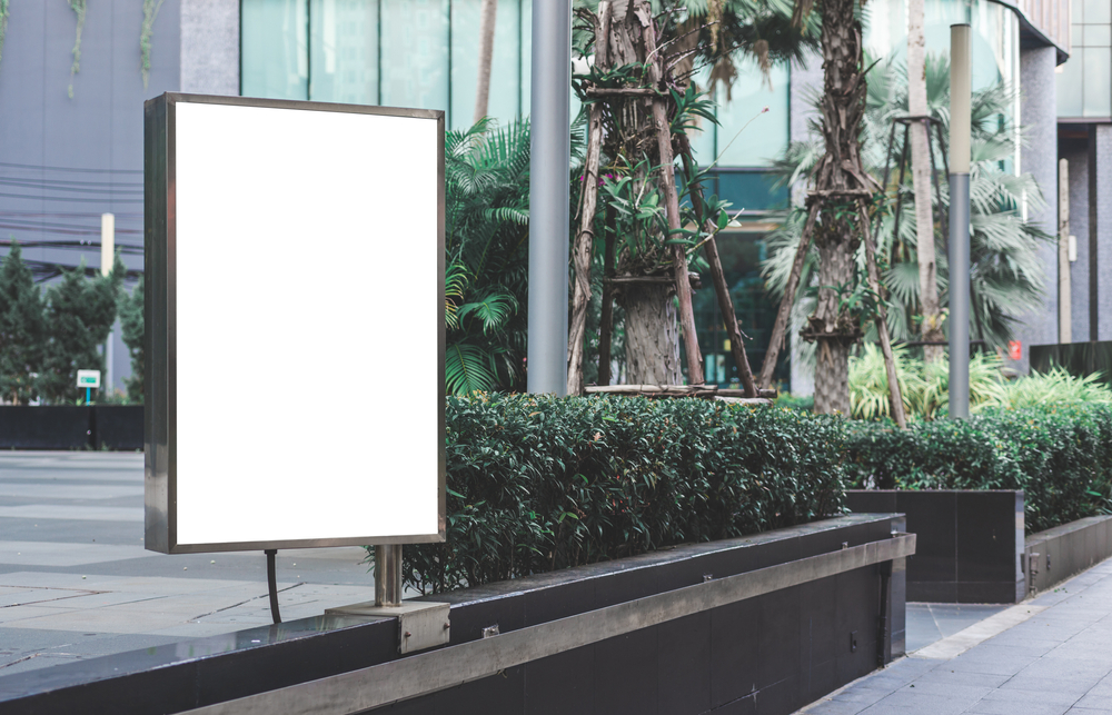 Aké sú možnosti a výhody reklamy na LED obrazovkách?